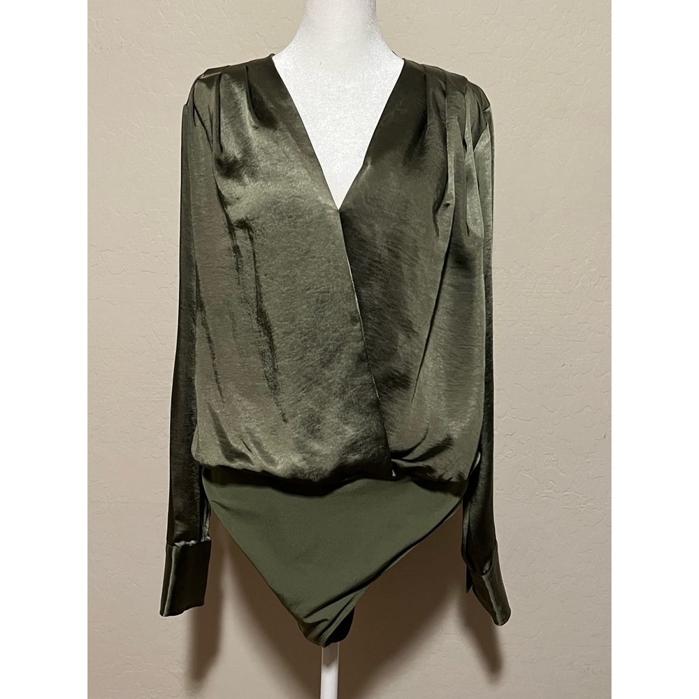 Good American Long Sleeve Washed Satin Wrap
Front Bodysuit Large - Picture 2 of 7